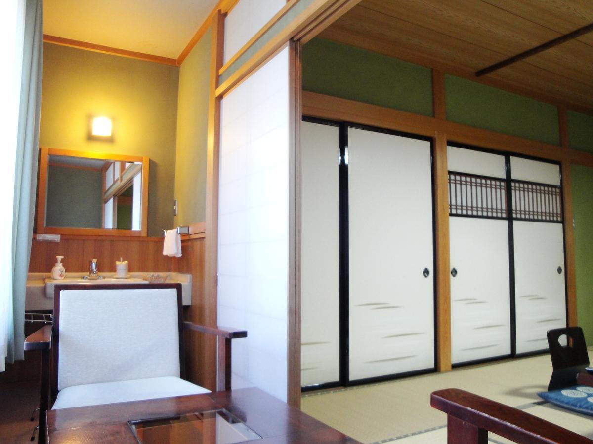 Aihokan Hotel Takayama  Exterior photo